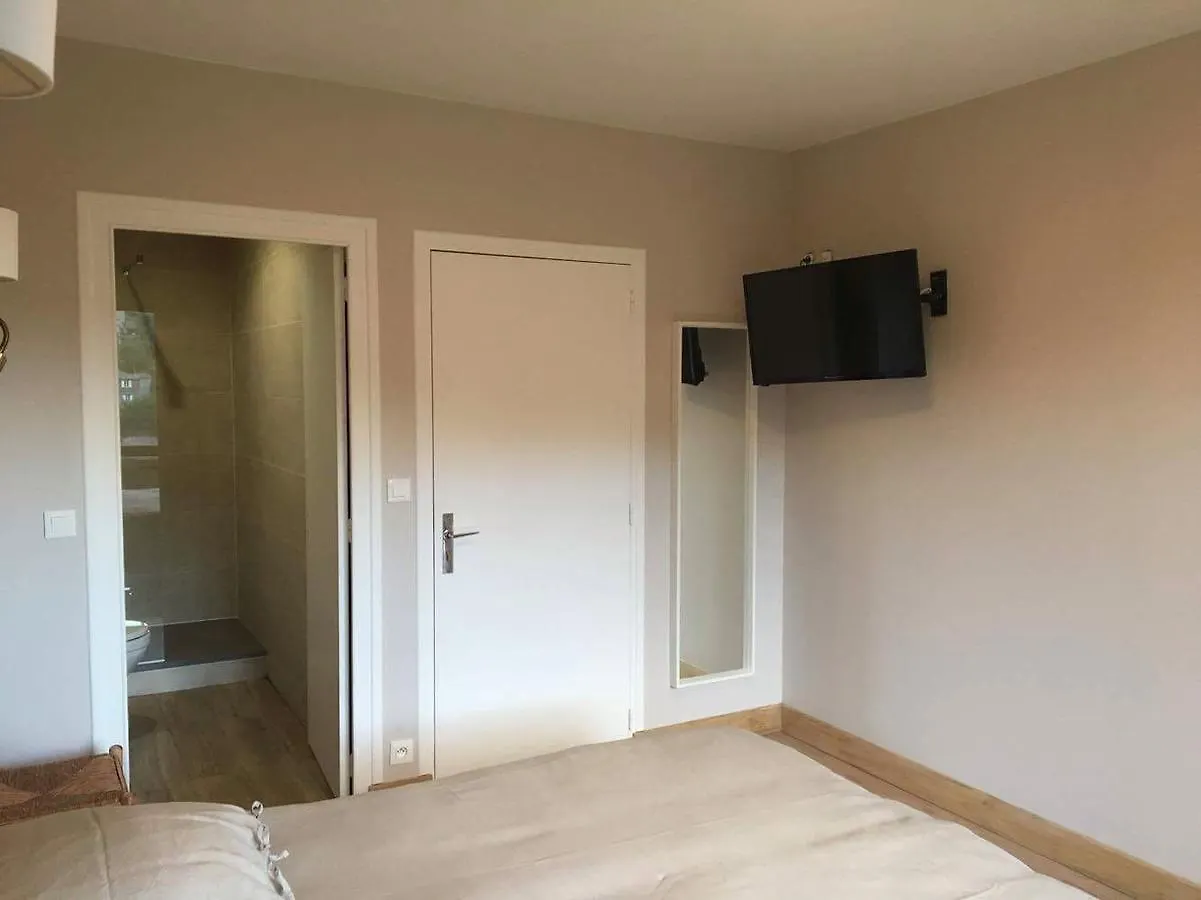 Hotel De La Poste Villeneuve-d'Allier 3*,  France